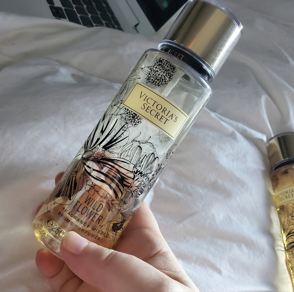 Victoria's Secret Wild Flower Fragrance Mist with Gold Cap - Picture 5 of 5